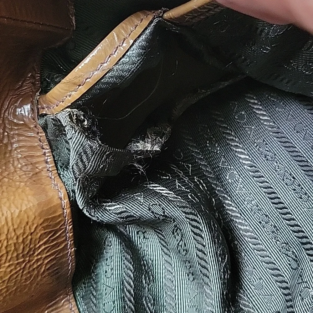 Prada Olive Ombre Vernice Crinkle Patent Leather Shoulder Tote comes with COA - Picture 9 of 11